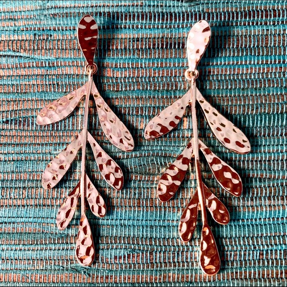 NWOT Gold Hammered Dangle Leaf Earrings